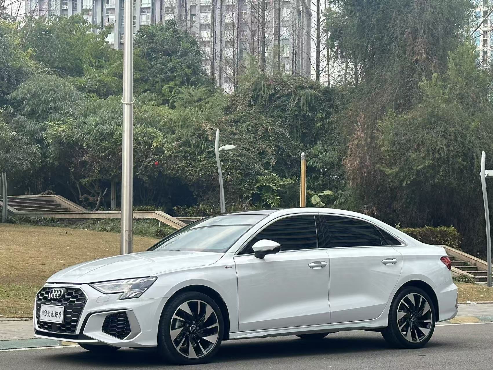 二手奧迪A3兩廂報價_18年的奧迪a3二手車多少錢_奧迪A3 2022款 Sportback 35 TFSI 時尚運動型